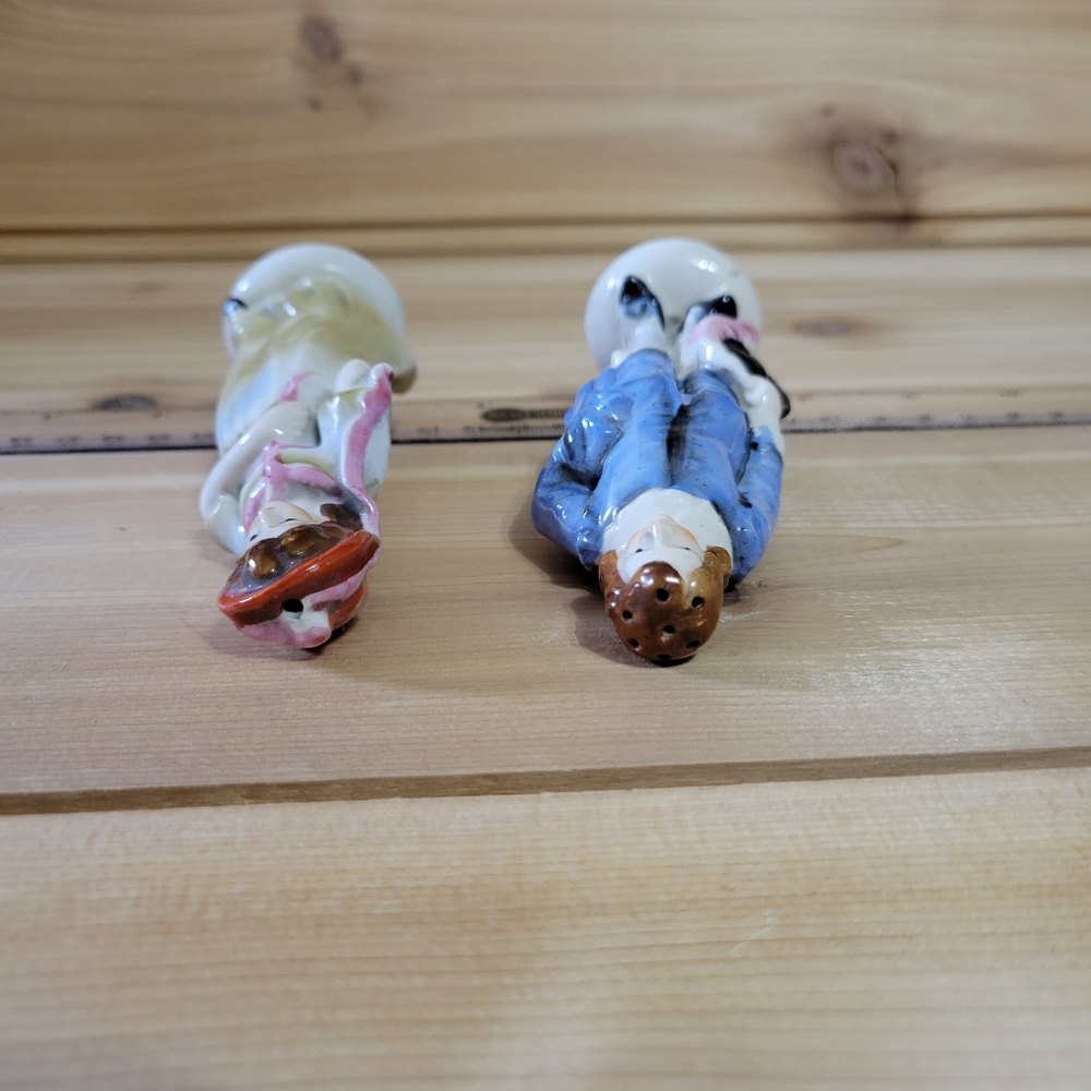 Vintage Salt and Pepper Shakers - Picture 3 of 4